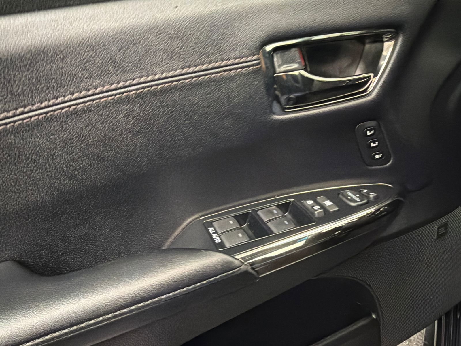 Used 2016 Toyota Avalon Limited w/ Toyota Safety Sense Package FWD image 31