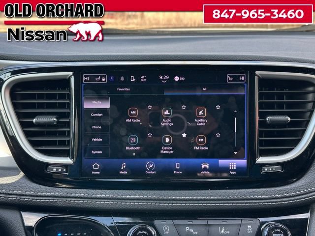 Used 2024 Chrysler Pacifica Touring FWD image 15