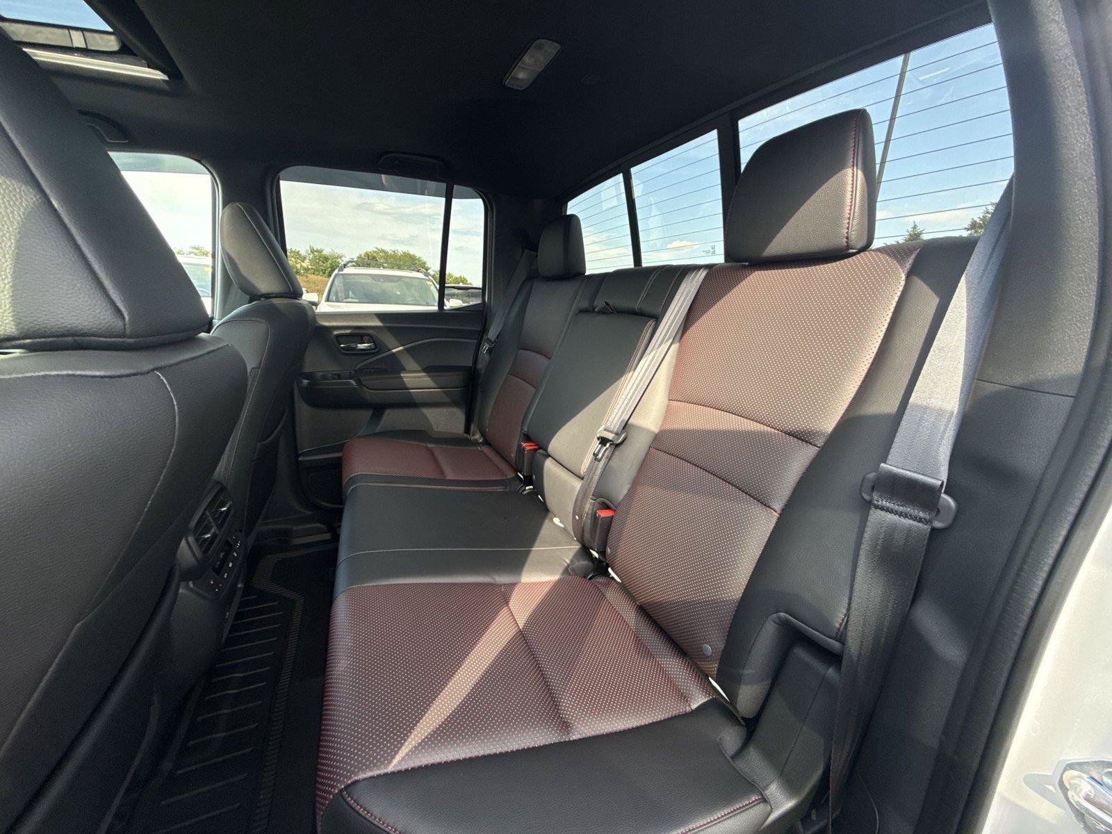 Used 2026 Honda Ridgeline Black Edition image 17