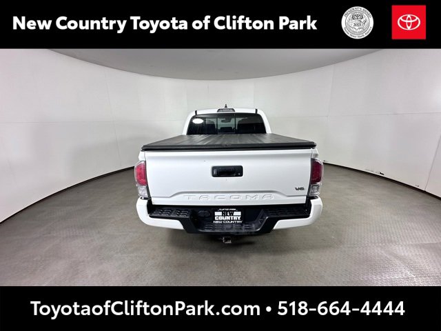 Used 2020 Toyota Tacoma TRD Sport image 4