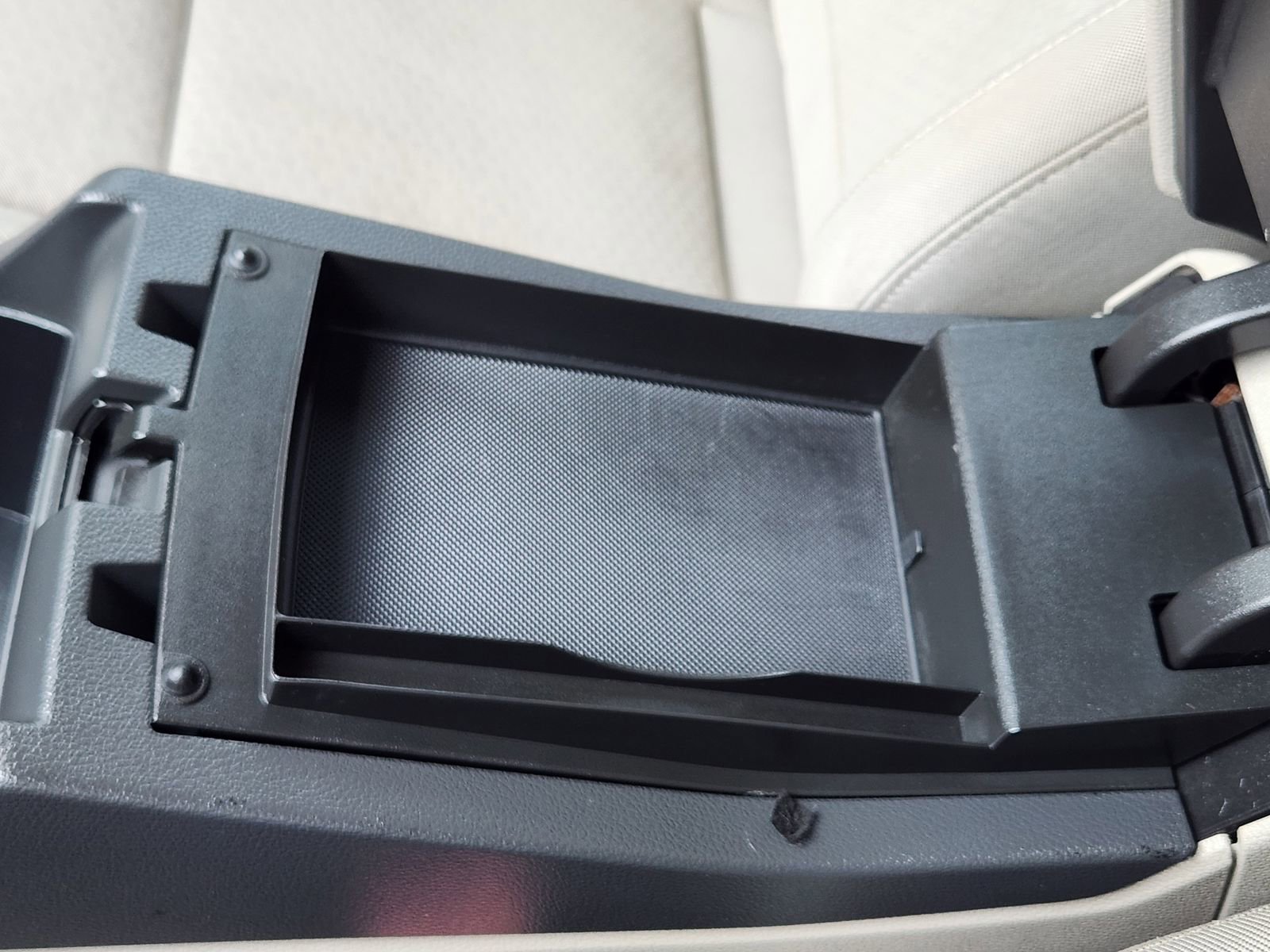 Used 2018 Ford Escape SE image 24