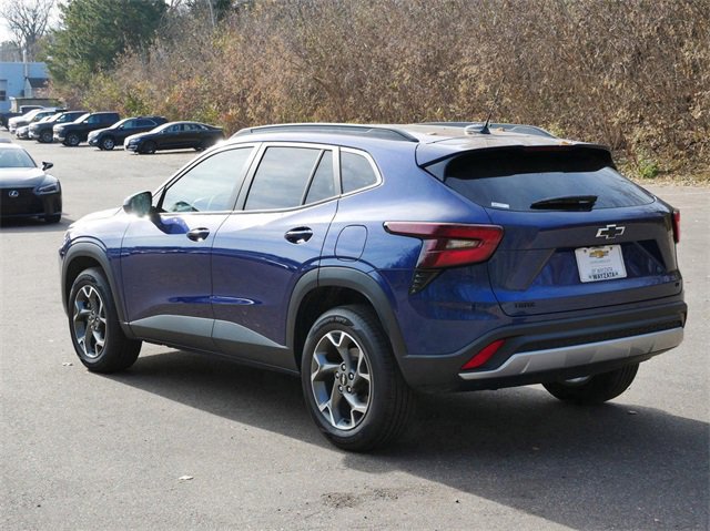 Used 2024 Chevrolet Trax LT w/ Driver Confidence Package image 4