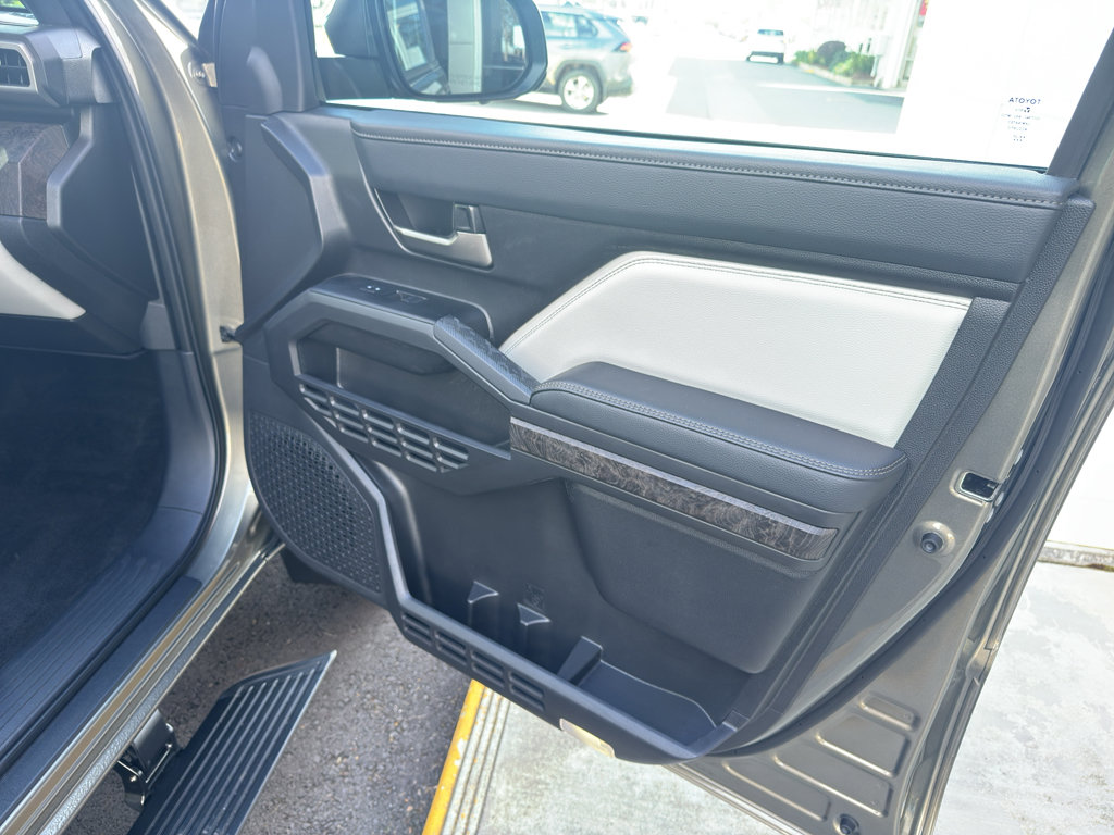 Used 2025 Toyota Tacoma Limited image 23
