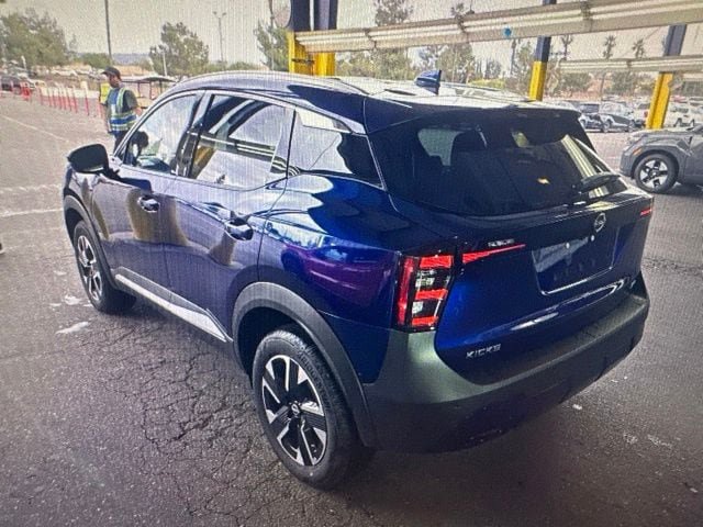 Certified 2025 Nissan Kicks SR FWD image 10