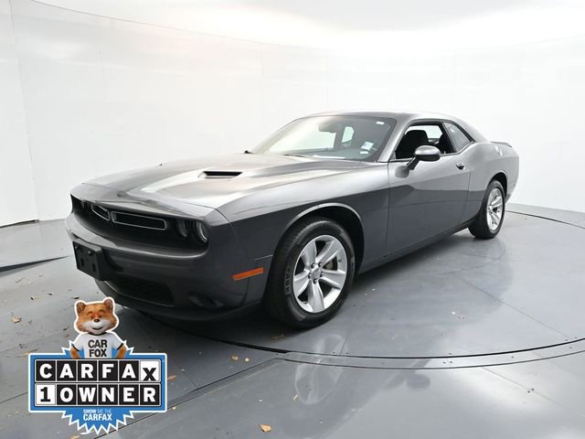 Used 2023 Dodge Challenger SXT image 5
