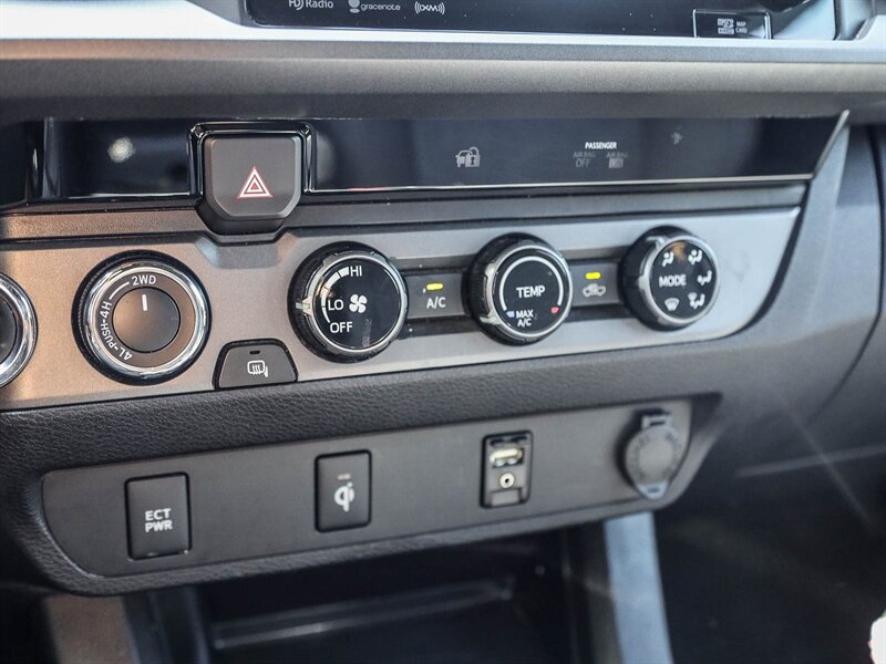 Used 2017 Toyota Tacoma TRD Sport w/ Tow Package (A/T) AWD/4WD image 29