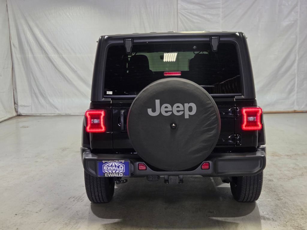 Used 2023 Jeep Wrangler Unlimited Sahara w/ LED Lighting Group AWD/4WD image 22