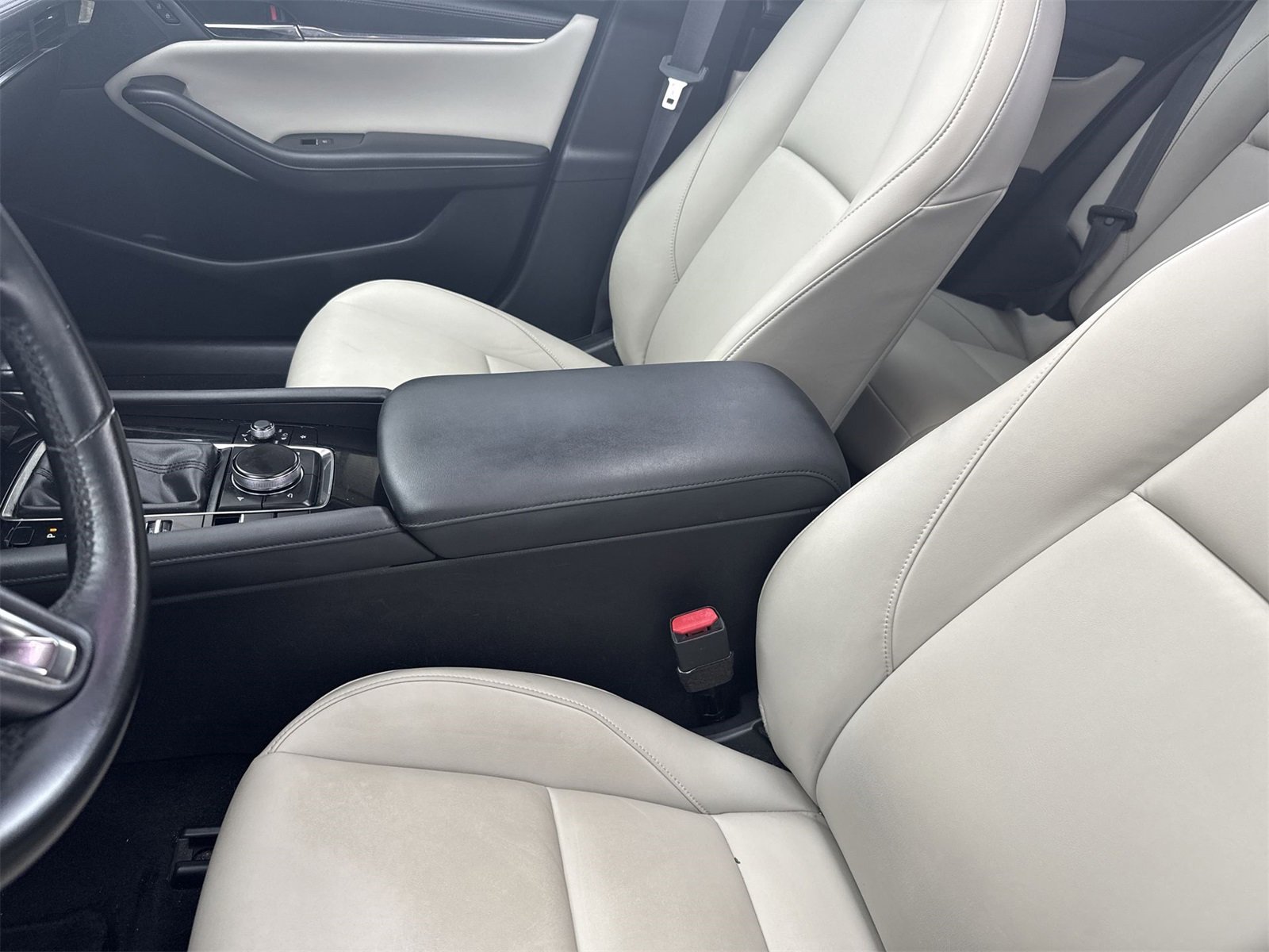 Used 2021 MAZDA MAZDA3 s image 32