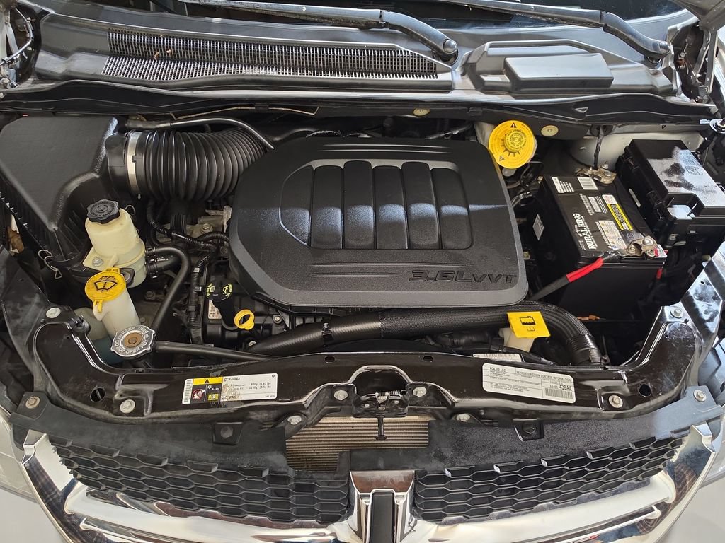 Used 2019 Dodge Grand Caravan SXT FWD image 17