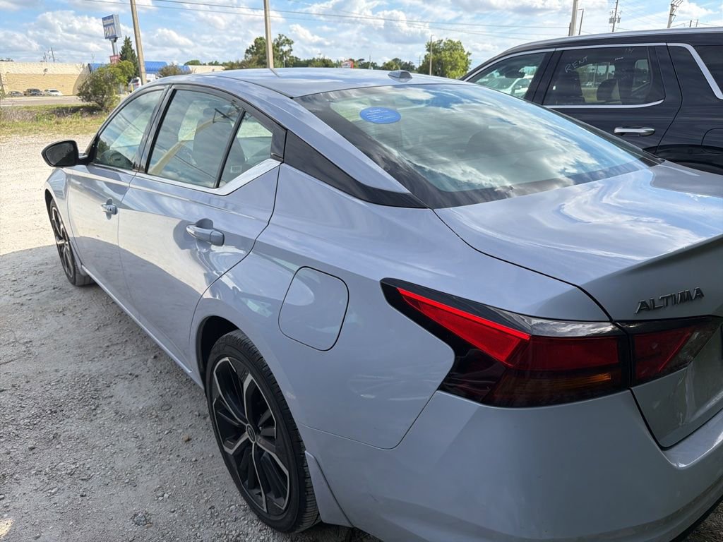 Used 2025 Nissan Altima 2.5 SR AWD/4WD image 6