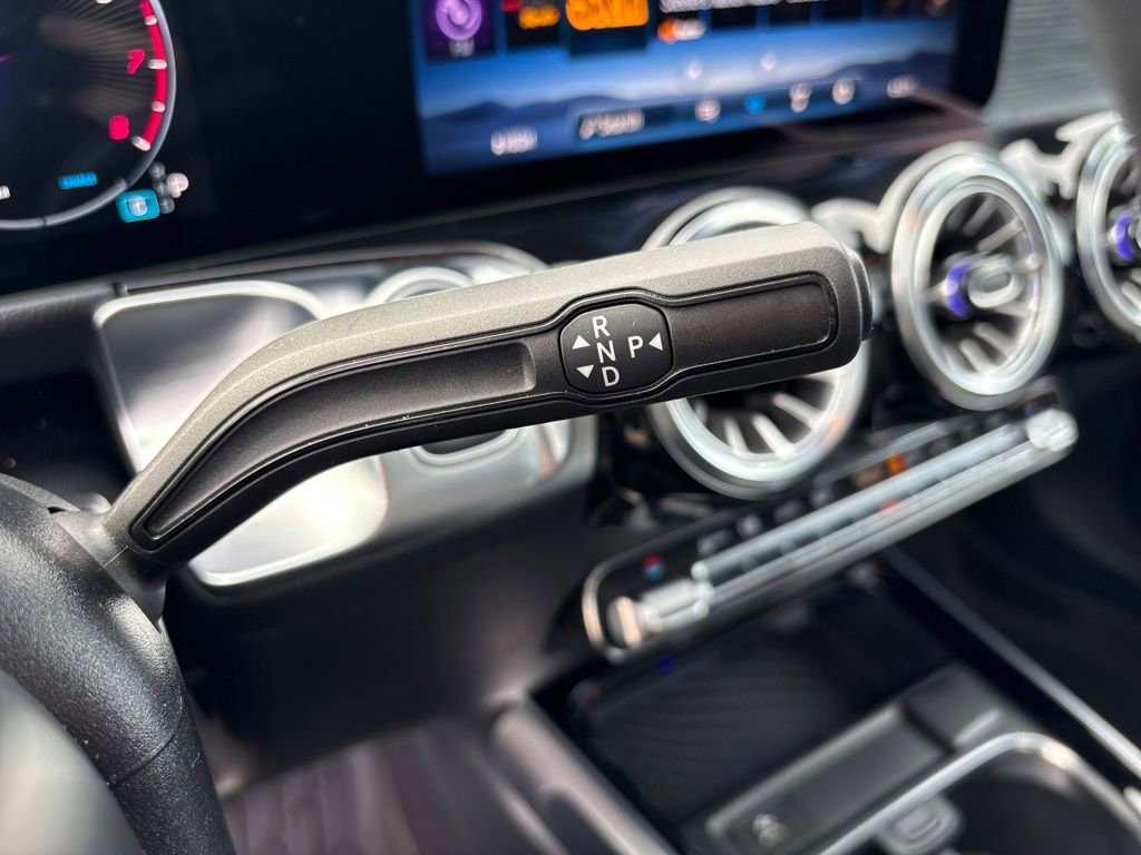Certified 2025 Mercedes-Benz GLB 250 4MATIC image 23