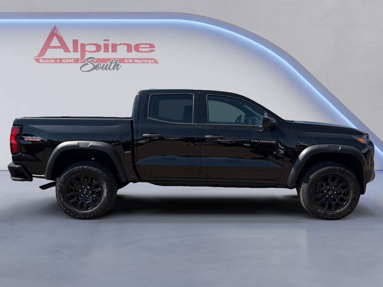 Certified 2024 Chevrolet Colorado Trail Boss w/ Technology Package AWD/4WD image 6
