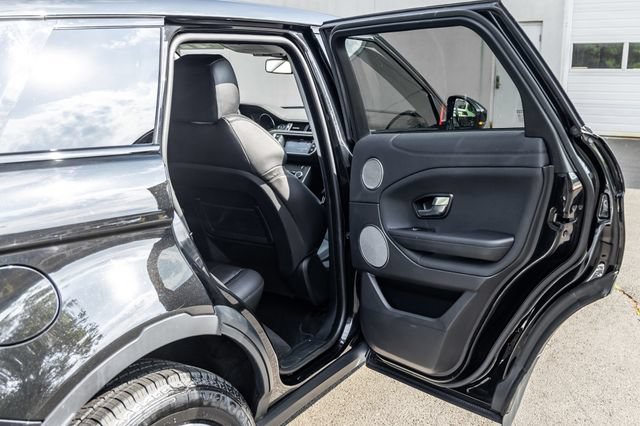 Used 2019 Land Rover Range Rover Evoque SE AWD/4WD image 18