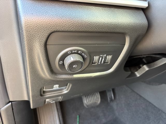 New 2026 Jeep Grand Cherokee L Limited w/ Limited Altitude Package AWD/4WD image 17