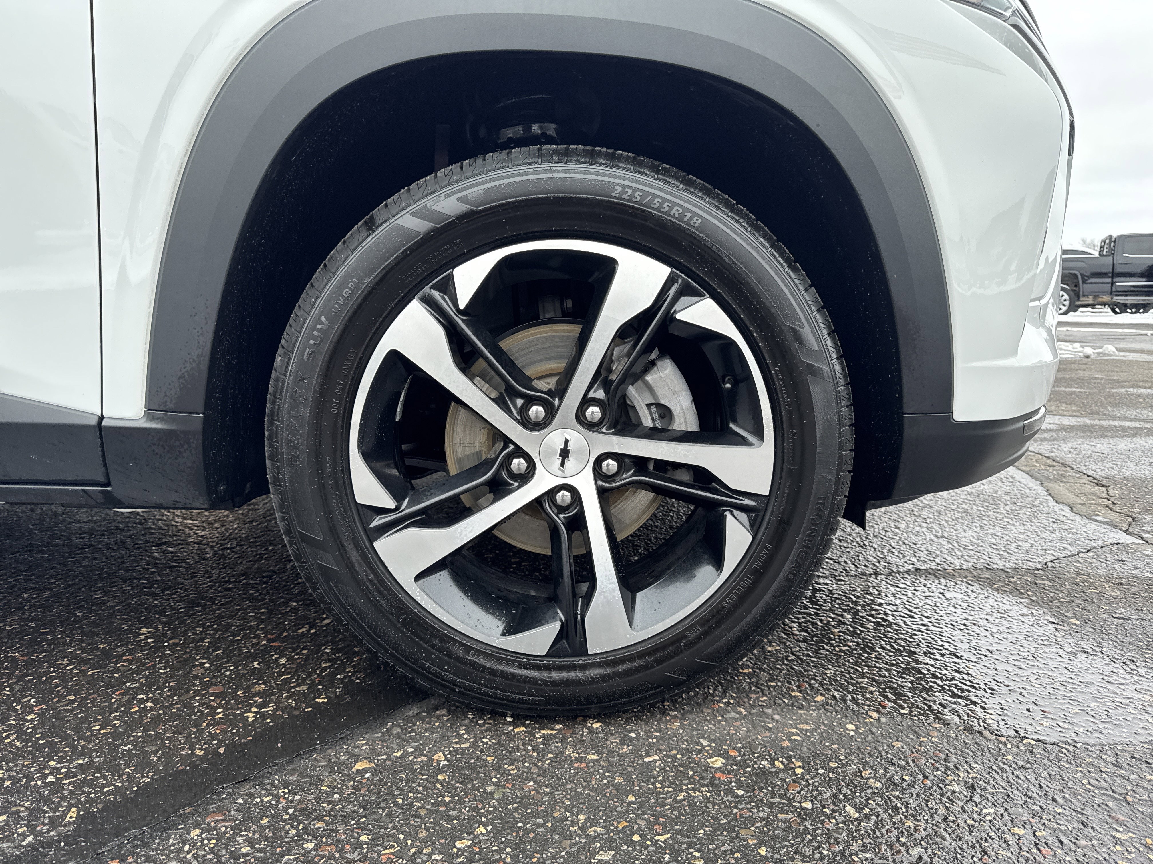 Used 2025 Chevrolet Trax RS w/ Driver Confidence Package image 9