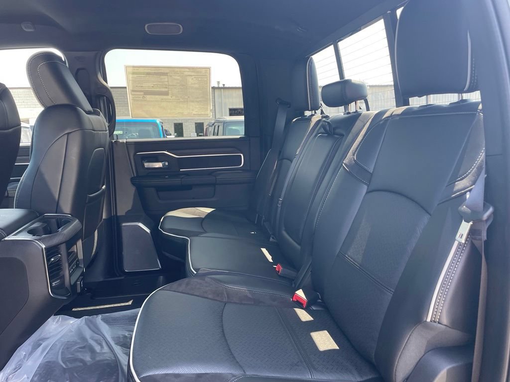 New 2026 RAM 2500 Laramie AWD/4WD image 9