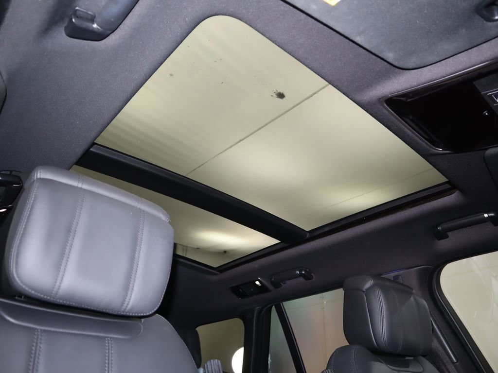 Used 2018 Land Rover Range Rover Supercharged image 18