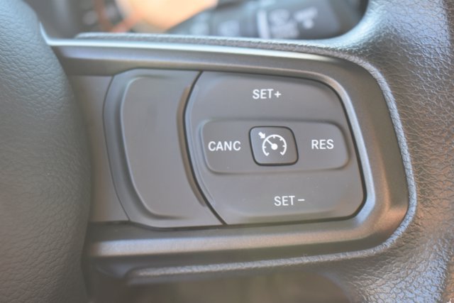 Used 2025 Jeep Wrangler Sport AWD/4WD image 19