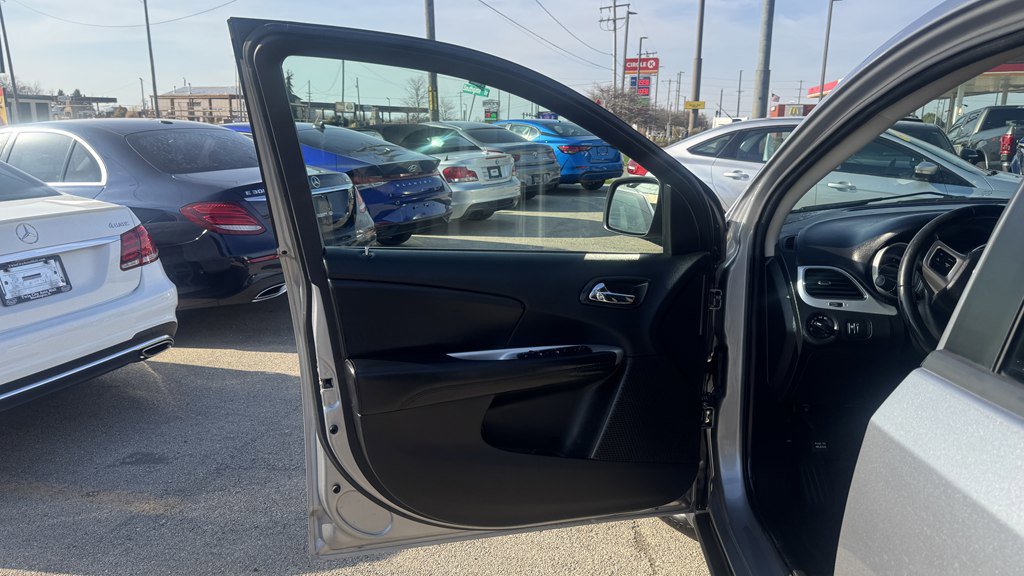 Used 2018 Dodge Journey SE w/ Popular Equipment Group FWD image 14