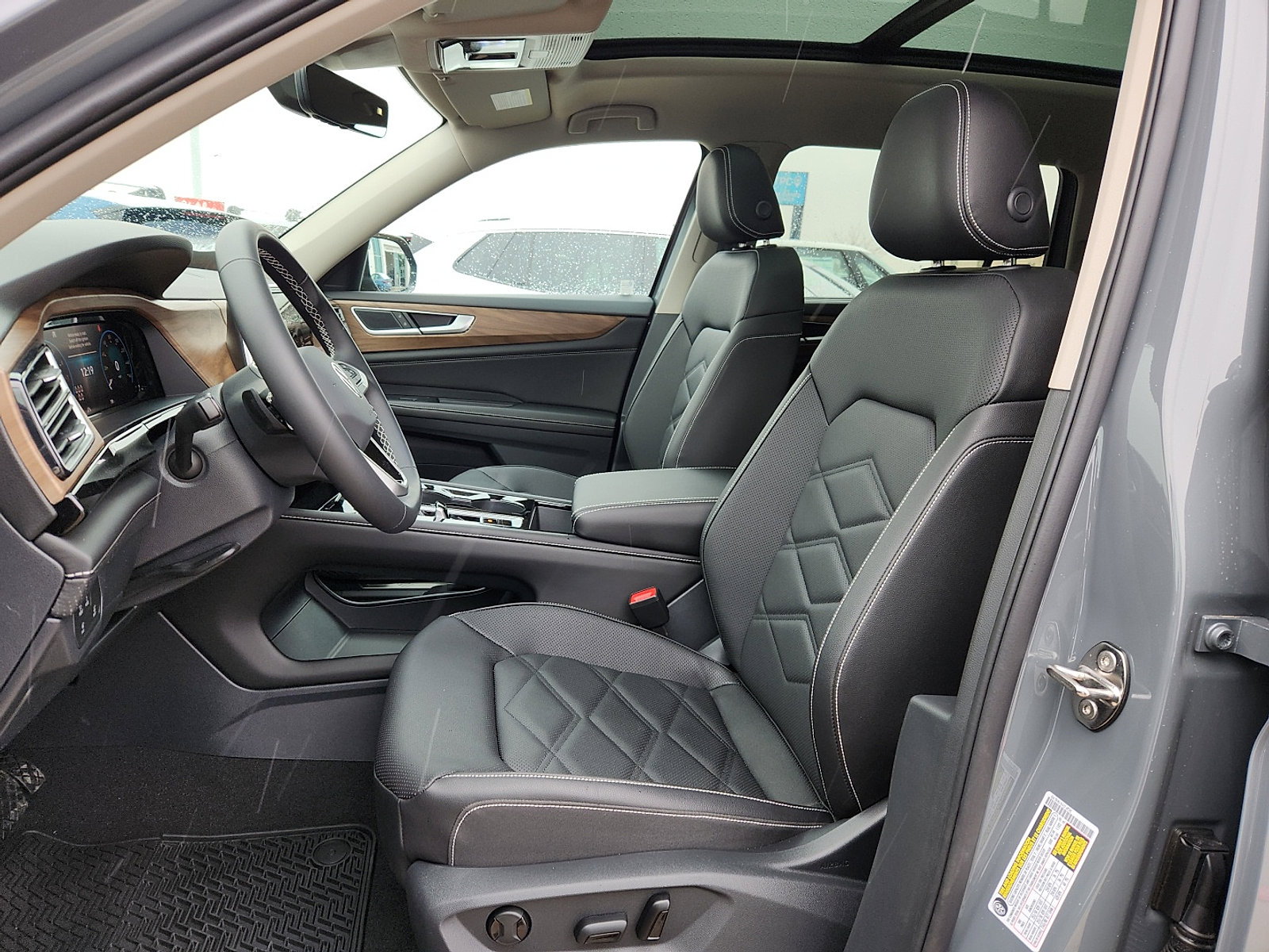 New 2026 Volkswagen Atlas SE image 13