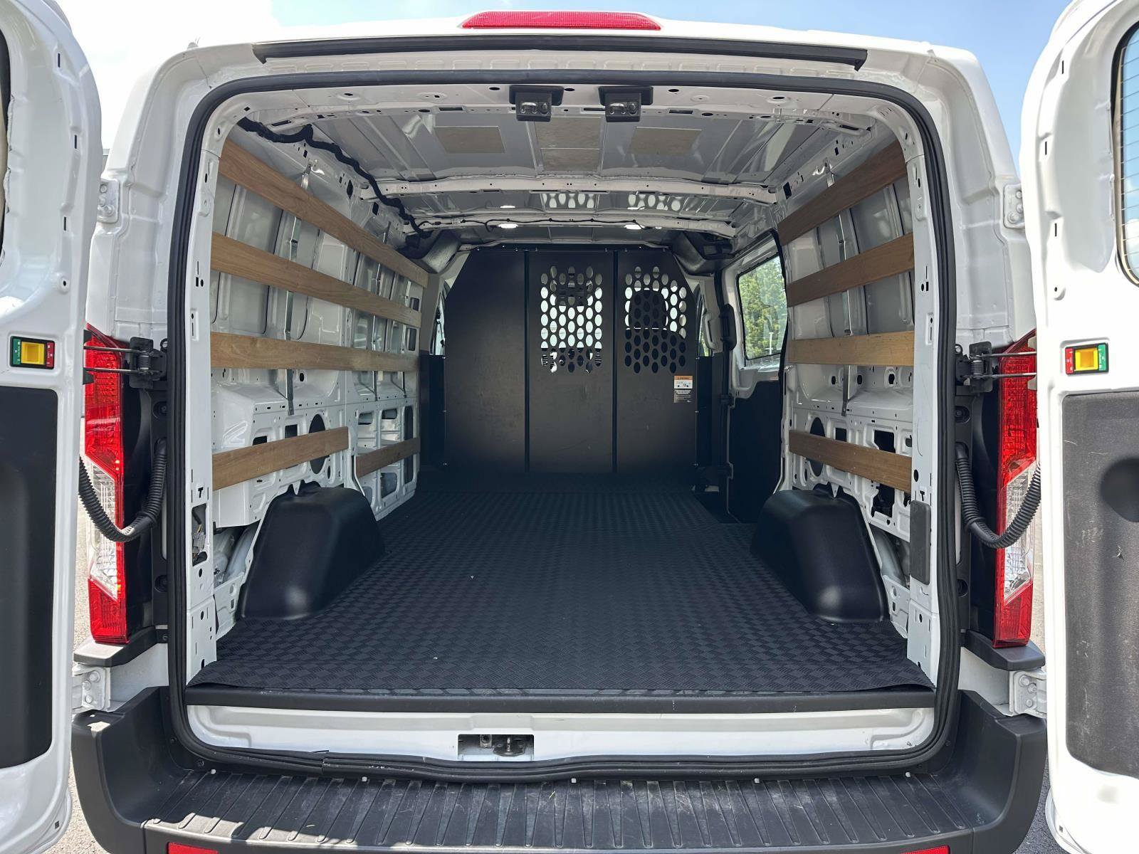 Used 2025 Ford Transit 250 Low Roof w/ Exterior Upgrade Package RWD image 9