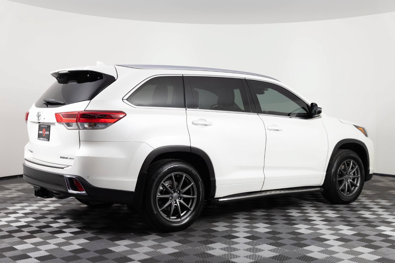 Used 2019 Toyota Highlander Limited Platinum AWD/4WD image 8