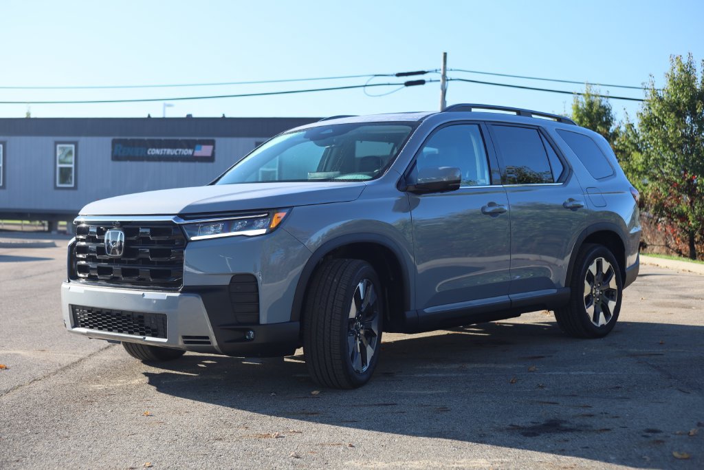 New 2026 Honda Pilot Touring image 3