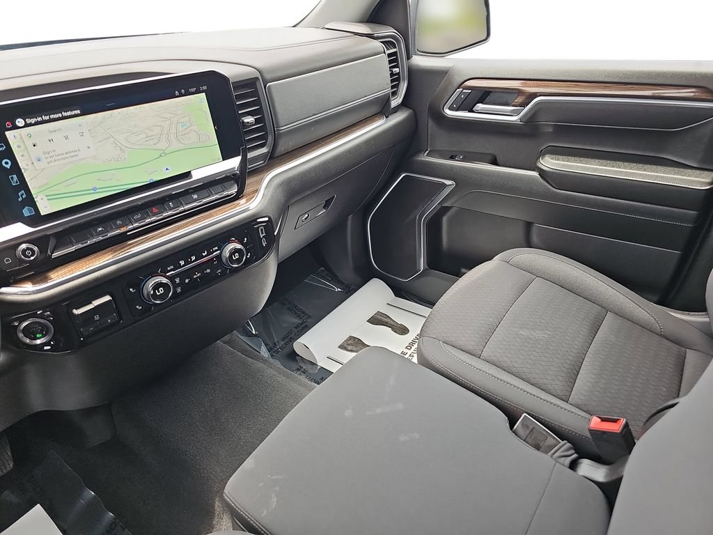 Used 2025 Chevrolet Silverado 1500 LT AWD/4WD image 25