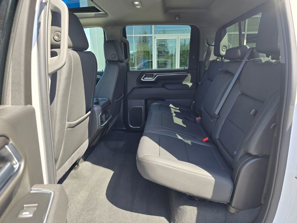 Used 2025 Chevrolet Silverado 2500 LTZ w/ LTZ Plus Package AWD/4WD image 17