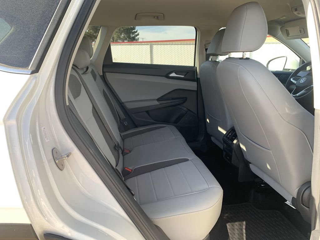 Used 2022 Volkswagen Taos SE image 25
