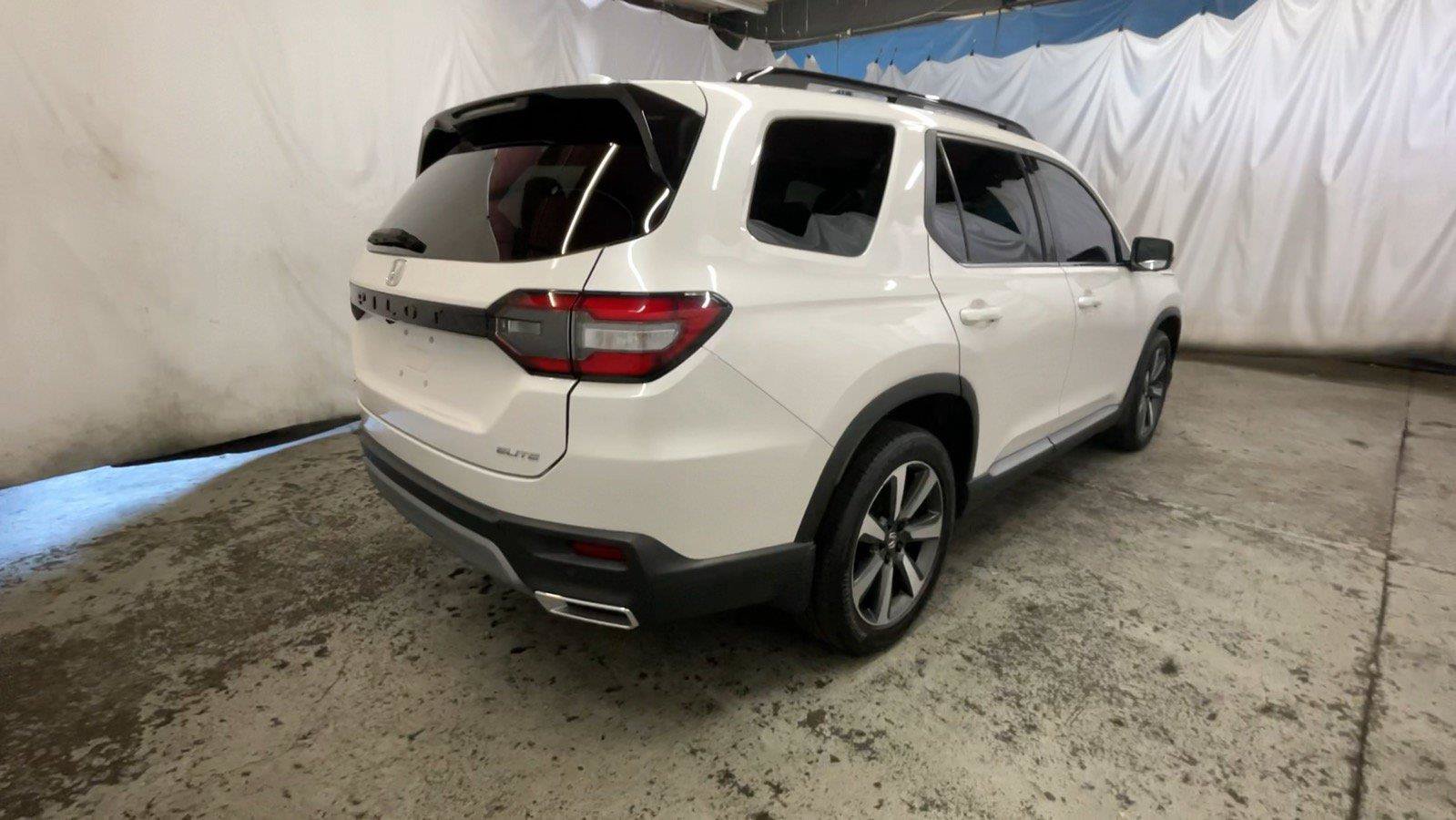 Used 2025 Honda Pilot Elite image 5