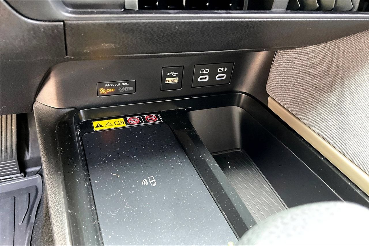 Used 2025 Toyota Camry LE FWD image 26