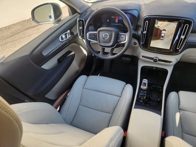 New 2026 Volvo XC40 B5 Plus w/ Protection Package Premier AWD/4WD image 10