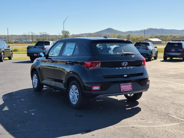 New 2026 Hyundai Venue SE image 5