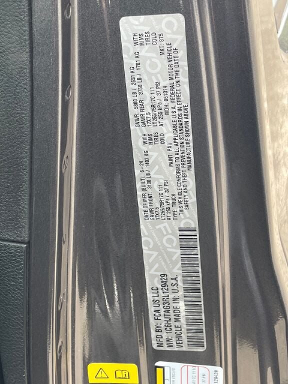 Used 2024 Jeep Gladiator Sport AWD/4WD image 37