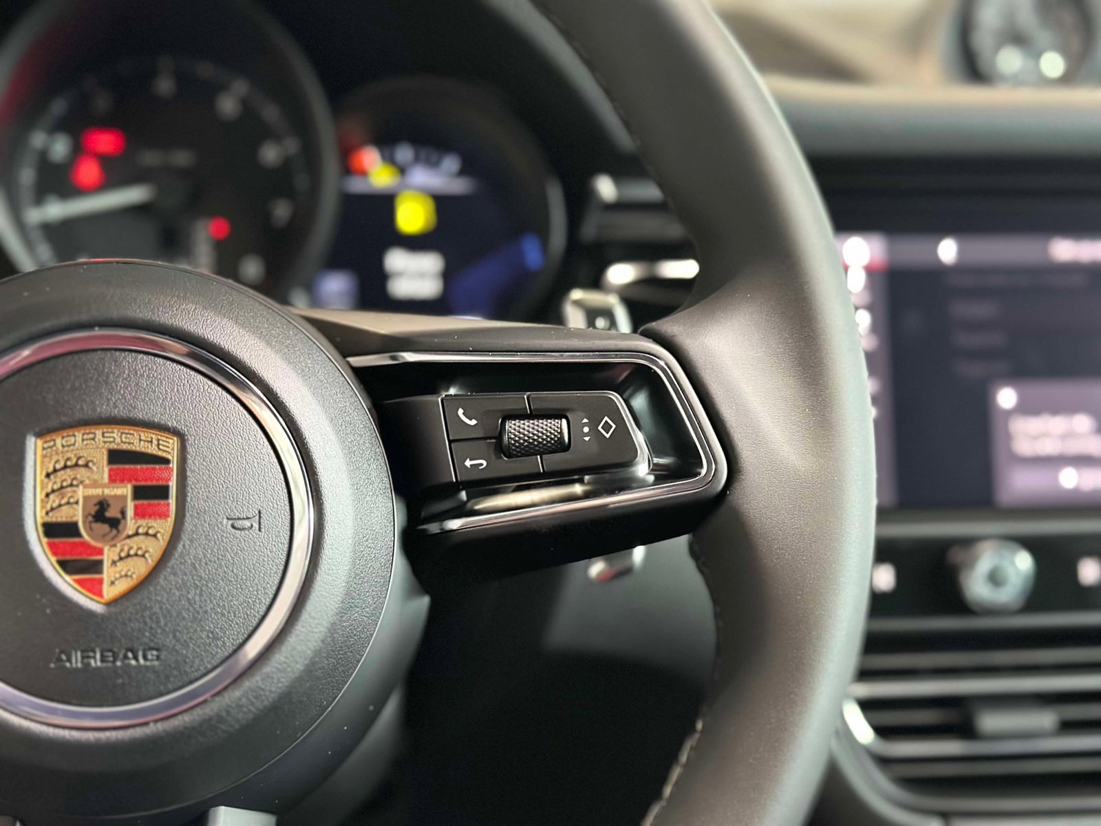 New 2026 Porsche Macan image 29