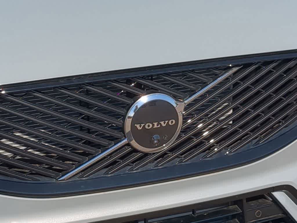 New 2026 Volvo XC60 T8 Plus w/ Protection Package Premier AWD/4WD image 11