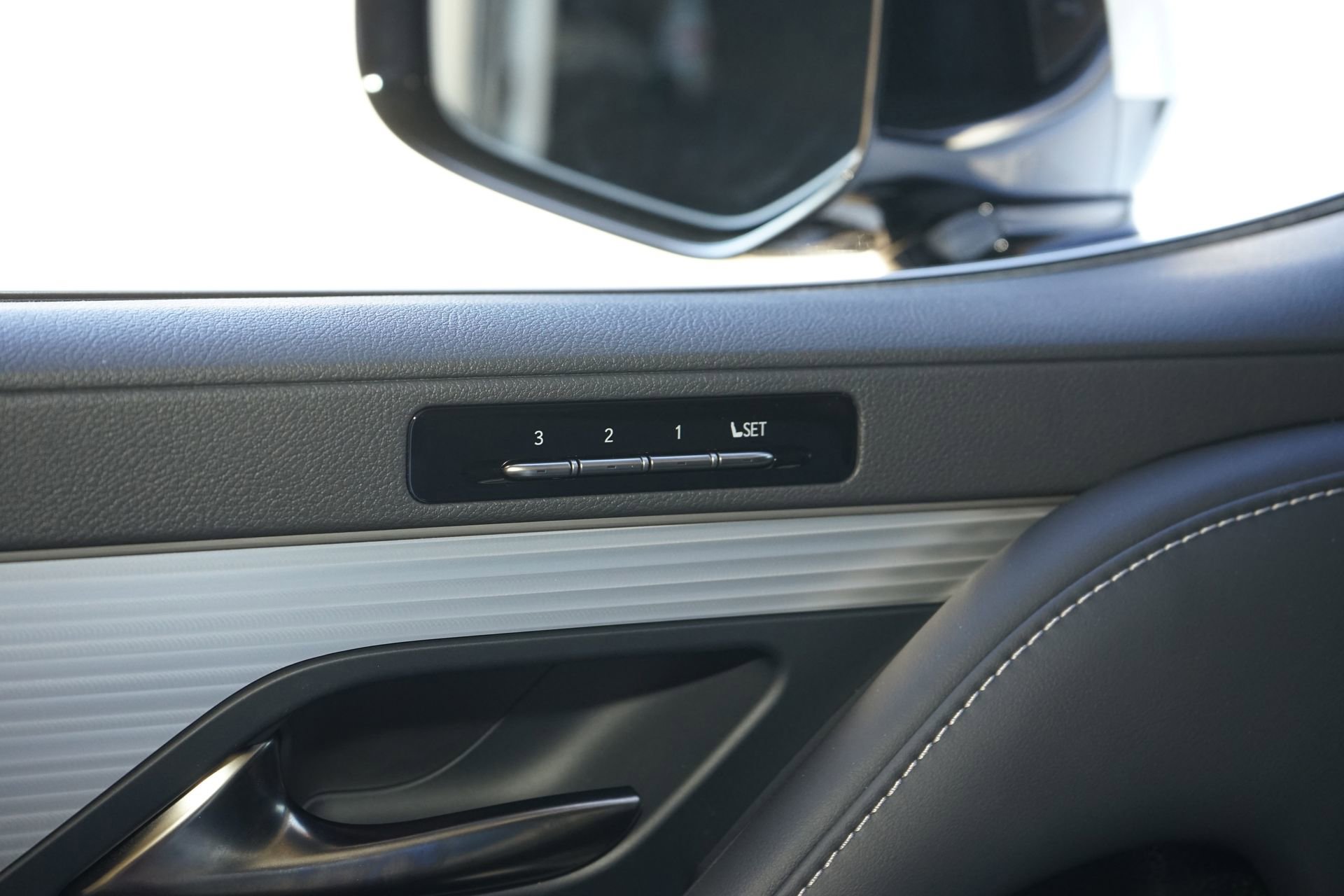 Used 2025 Lexus LX 700h F Sport image 28