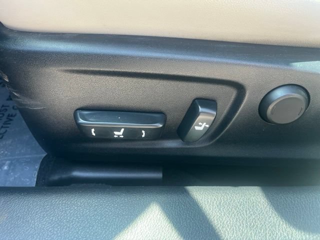 Used 2015 Lexus IS 350 w/ Navigation System Package RWD image 17
