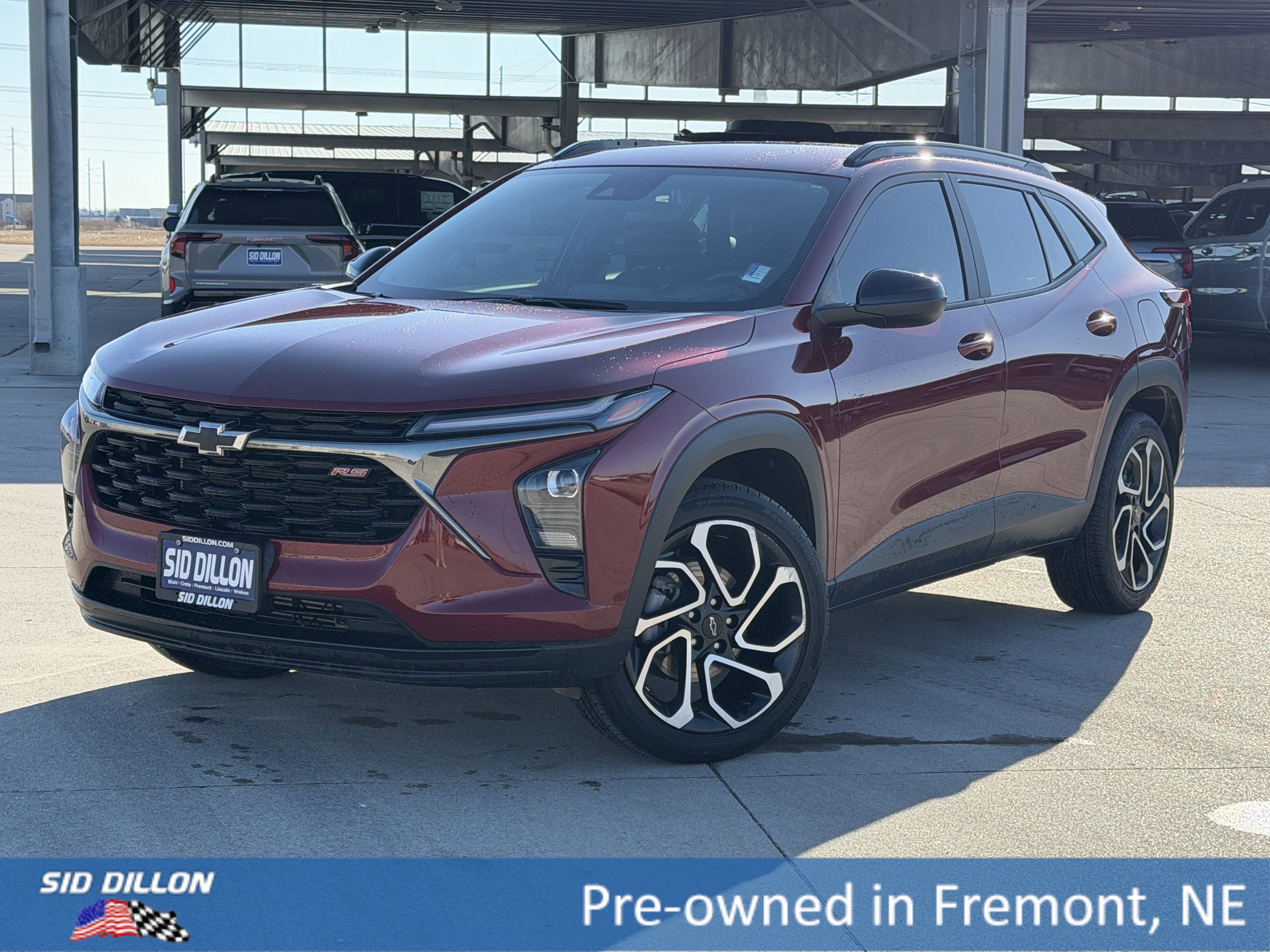 Used 2025 Chevrolet Trax RS w/ Driver Confidence Package FWD image 1