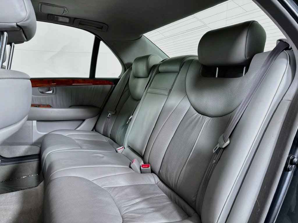 Used 2004 Lexus LS 430 w/ Modern Luxury Pkg RWD image 30