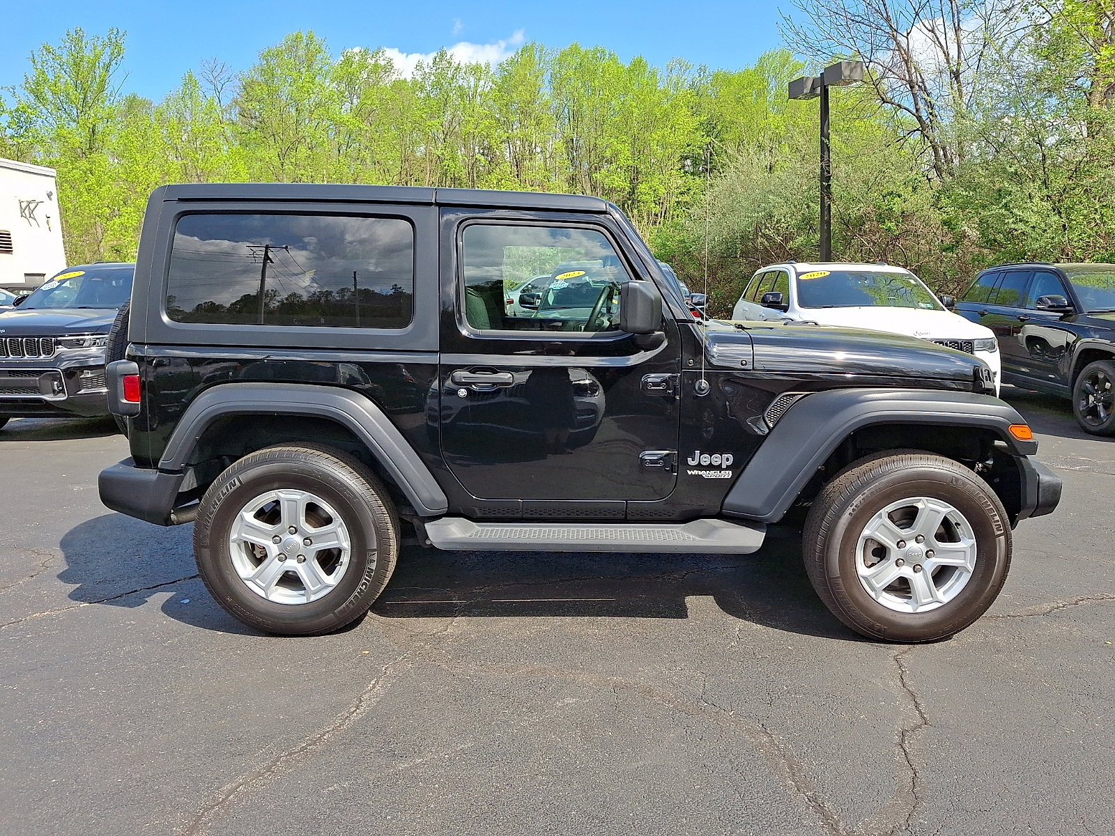 Certified 2019 Jeep Wrangler Sport AWD/4WD image 7