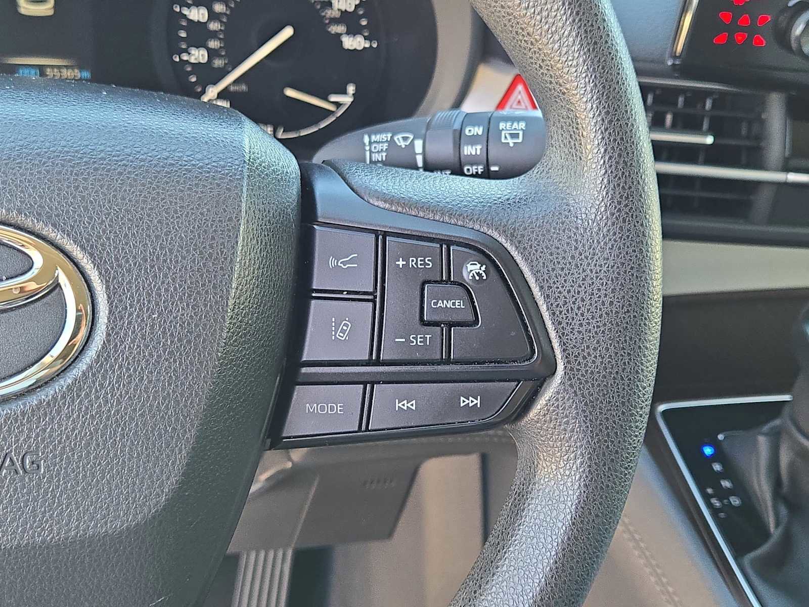 Used 2024 Toyota Sienna LE image 24