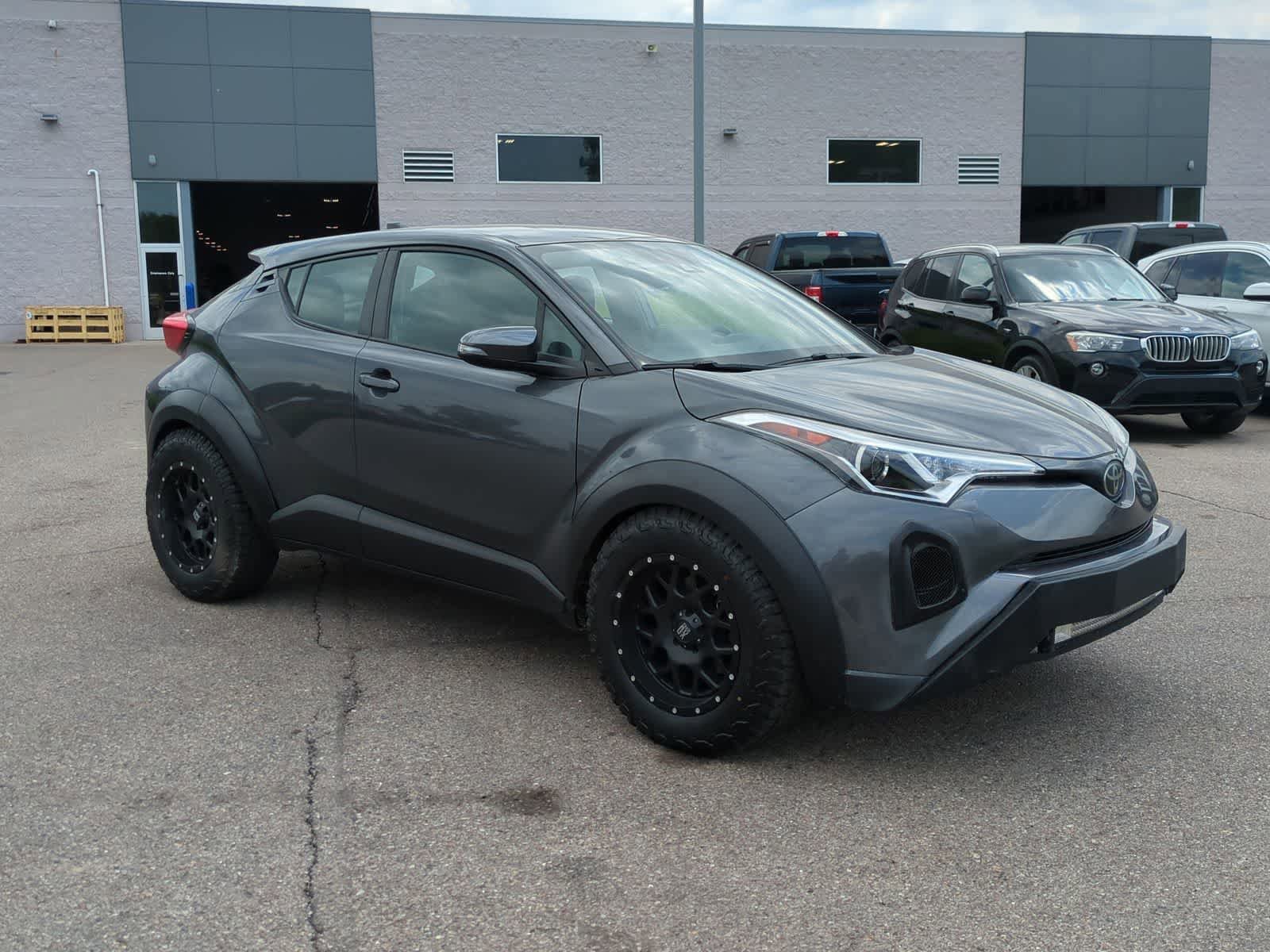 Used 2019 Toyota C-HR LE FWD video 2