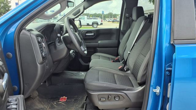 Used 2023 Chevrolet Silverado 1500 Custom Trail Boss w/ LPO, Dark Essentials Package AWD/4WD image 2