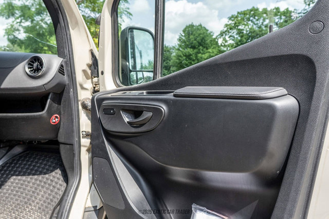 Used 2023 Mercedes-Benz Sprinter 2500 image 60