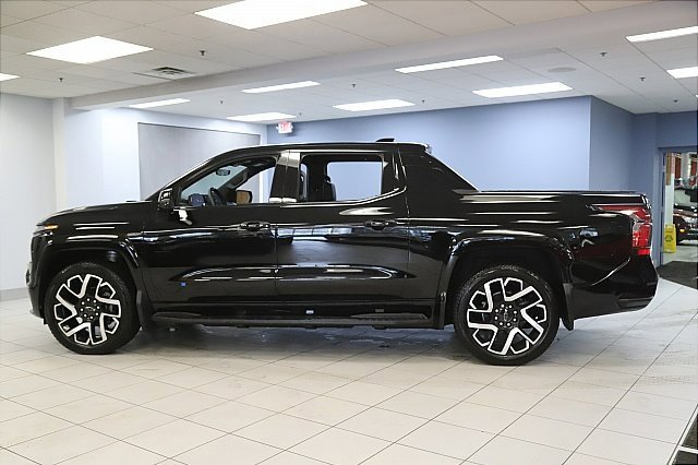 New 2024 Chevrolet Silverado EV RST image 2
