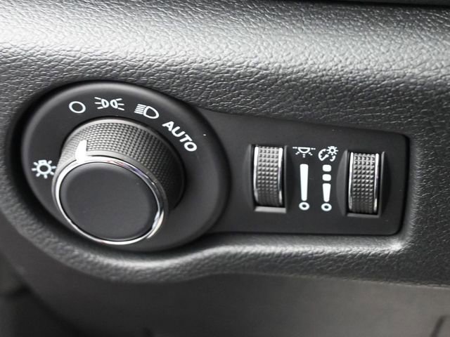 New 2026 Chrysler Voyager LX image 36