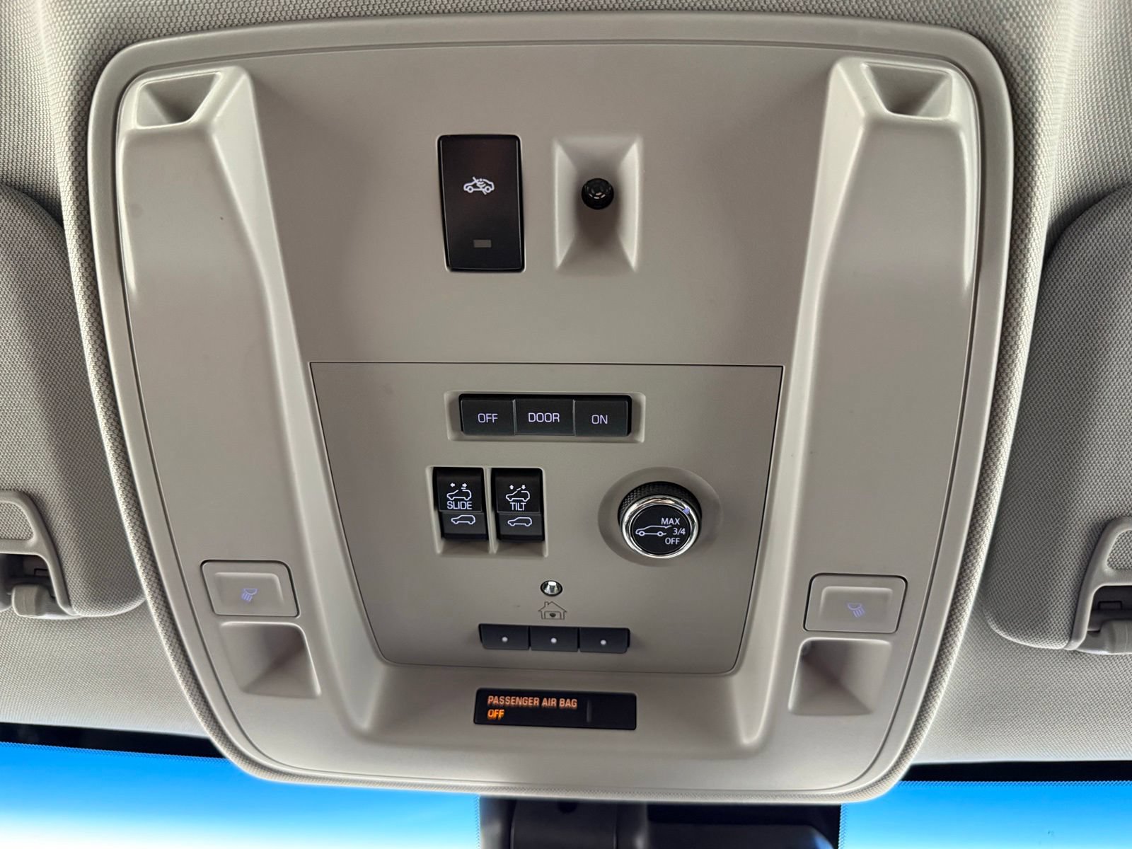 Used 2019 Chevrolet Suburban Premier AWD/4WD image 23