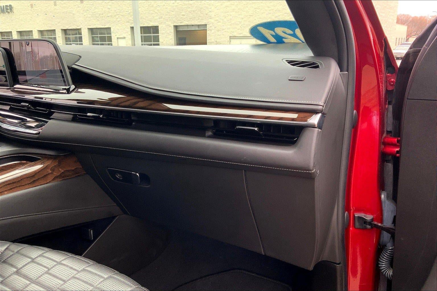 Used 2021 Cadillac Escalade Premium Luxury Platinum w/ Heavy-Duty Trailer Package AWD/4WD image 17